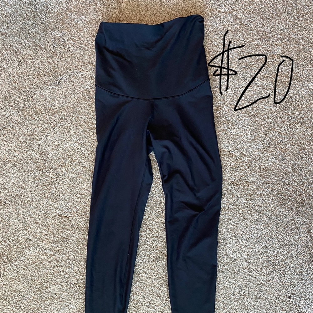 Old Navy Power soft full length Maternity Leggings size Medium
